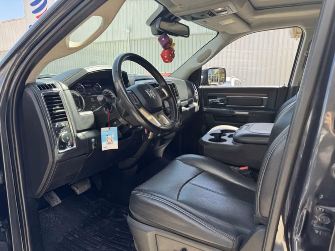 Ram 1500 5.7 LARAMIE 4X4 HEMI CREW CAB DOB. CAB. AT 4P 2018