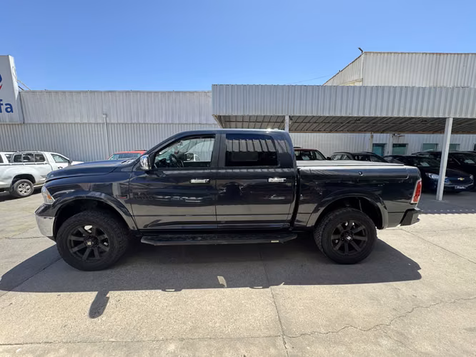 Ram 1500 5.7 LARAMIE 4X4 HEMI CREW CAB DOB. CAB. AT 4P 2018