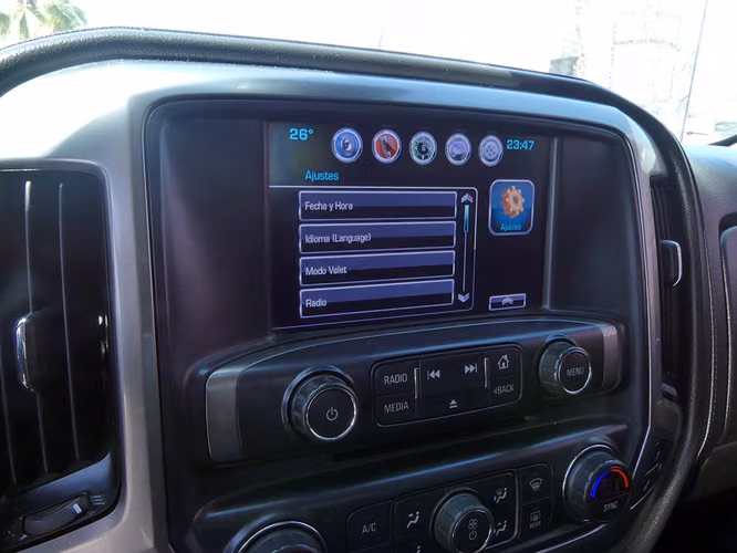 Chevrolet Silverado 5.3 LTZ 4WD CC DOB CAB AT 4P 2019 - Imagen 18