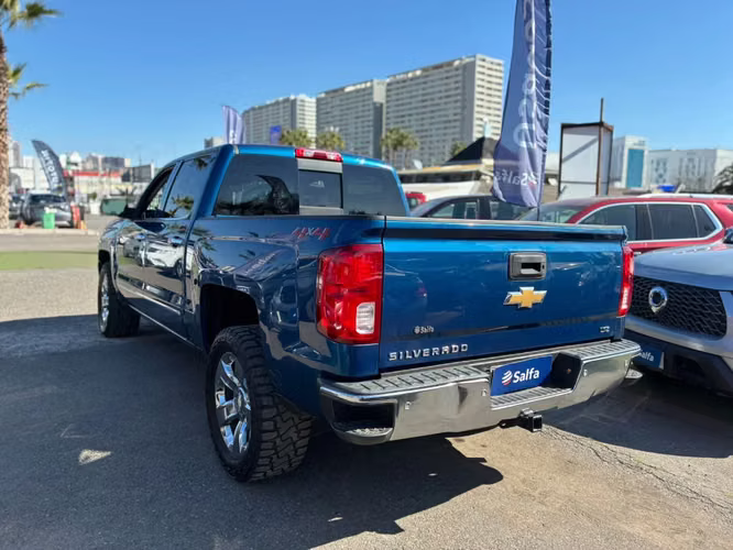 Chevrolet Silverado 5.3 LTZ 4WD CC DOB CAB AT 4P 2019 - Imagen 7