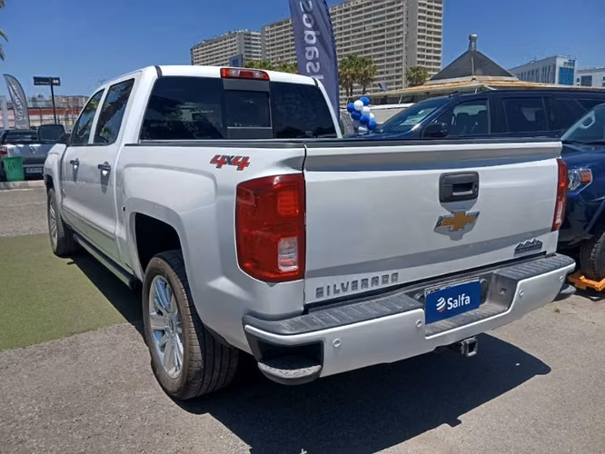 Chevrolet Silverado 5.3 LTZ 4WD CC DOB. CAB. AT 4P 2018
