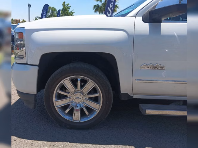 Chevrolet Silverado 5.3 LTZ 4WD CC DOB. CAB. AT 4P 2018