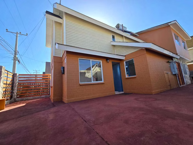 Casa esquina, Nova Hacienda, Remodelada! (147342)