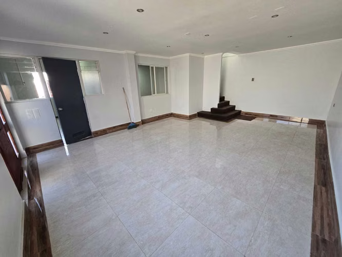 Casa esquina, Nova Hacienda, Remodelada! (147342)