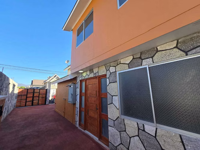 Casa esquina, Nova Hacienda, Remodelada! (147342)