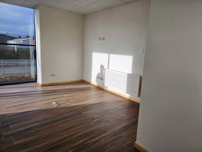 Bodega casi nueva en Parque Apiasmontt (147350)