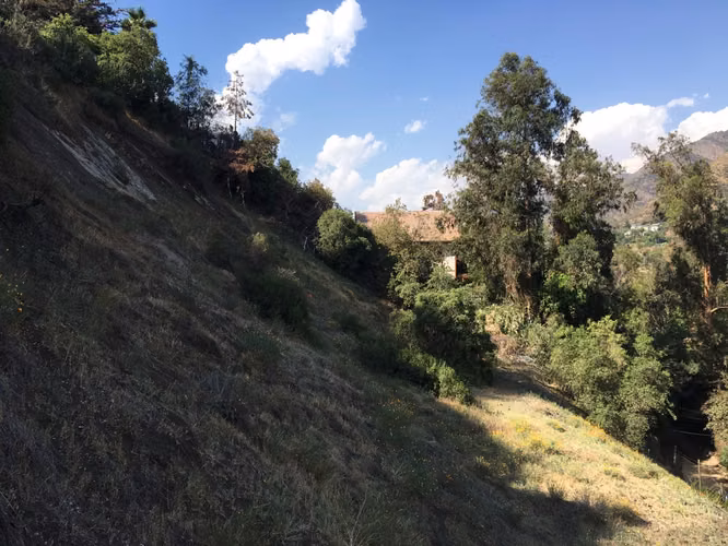 Sitio en venta en ladera de cerro con vista despejada