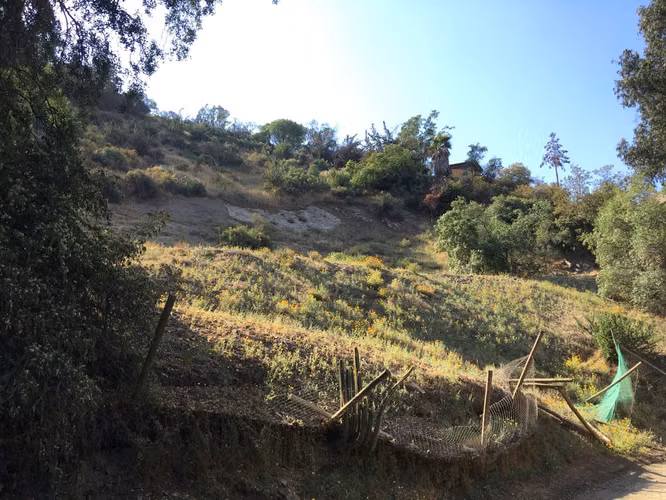 Sitio en venta en ladera de cerro con vista despejada