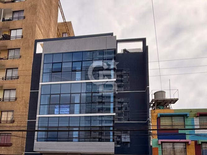 Moderno Edificio, Uso Comercial, Centro