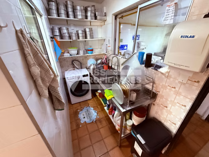 VENDE DERECHO A LLAVE PASTELERIA/SANGUCHERIA