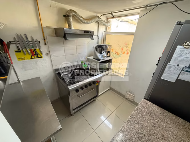 VENDE DERECHO A LLAVE PASTELERIA/SANGUCHERIA