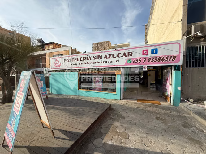 VENDE DERECHO A LLAVE PASTELERIA/SANGUCHERIA