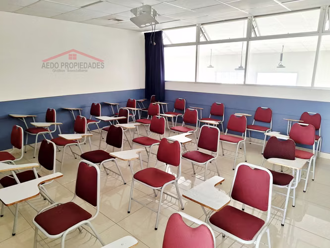 Se Vende Edificio con destino comercial en pleno corazón de la Ciudad de Quillota.
