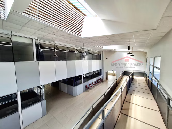 Se Arrienda Edificio con destino comercial en pleno corazón de la Ciudad de Quillota.