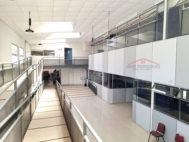 Se Arrienda Edificio con destino comercial en pleno corazón de la Ciudad de Quillota.