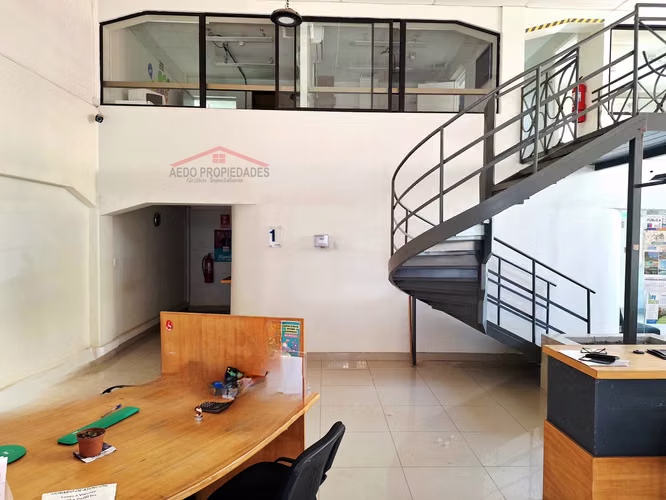 Se Arrienda Edificio con destino comercial en pleno corazón de la Ciudad de Quillota.