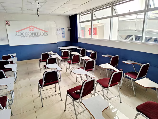 Se Arrienda Edificio con destino comercial en pleno corazón de la Ciudad de Quillota.