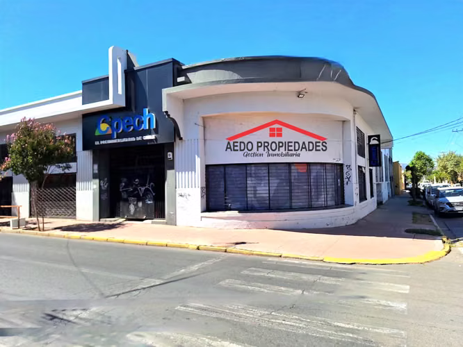 Se Arrienda Edificio con destino comercial en pleno corazón de la Ciudad de Quillota.