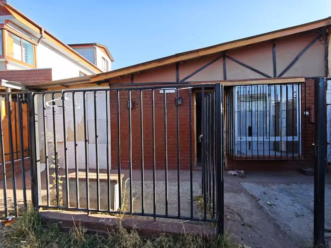Se vende casa en Villa Los Héroes, Maipu