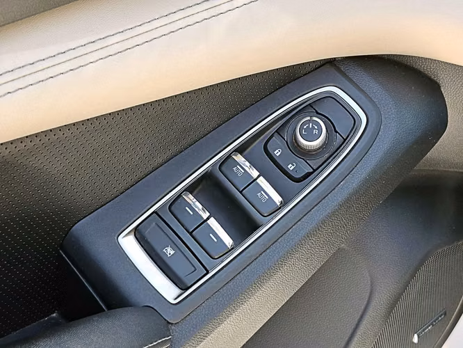 SUBARU EVOLTIS 2023