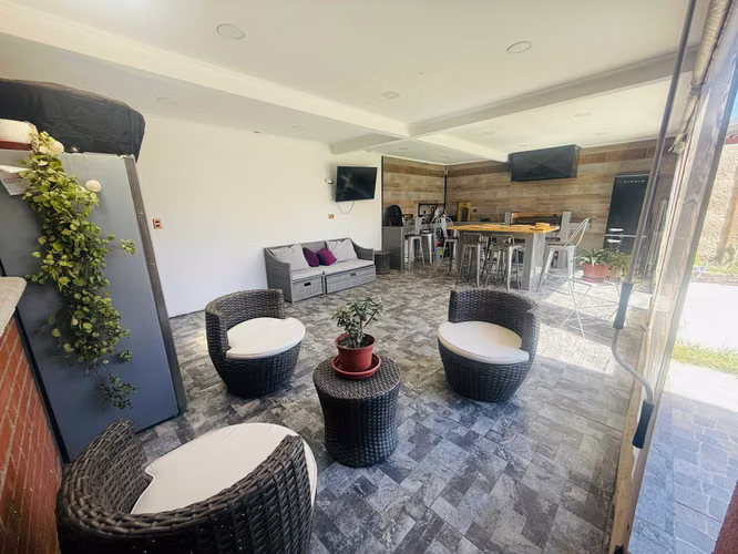 Venta casa Las Araucarias,3D3B, Piscina  (147640)
