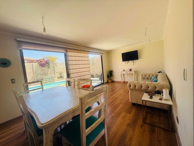 Venta casa Las Araucarias,3D3B, Piscina  (147640)