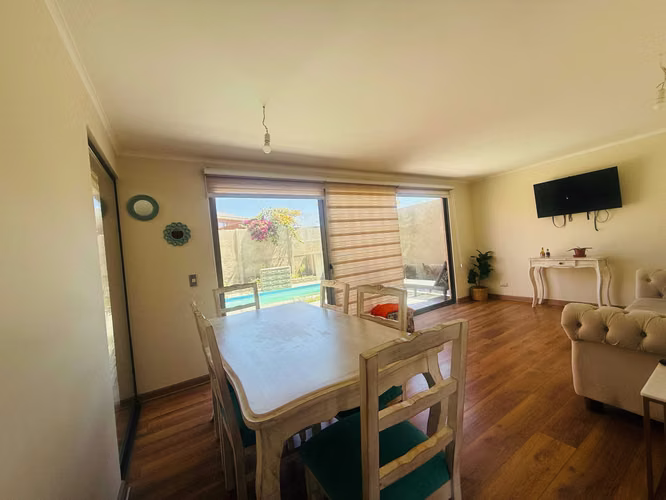 Venta casa Las Araucarias,3D3B, Piscina  (147640)