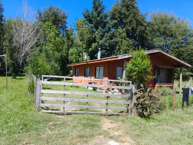 Parcela con cabaña km 12,5 entre Villarrica - Pucón