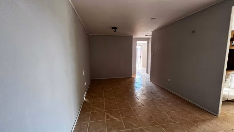 SE VENDE DE CASA EN MAIPU -  VILLA LA FARFANA  3D 1B 2E - Imagen 1