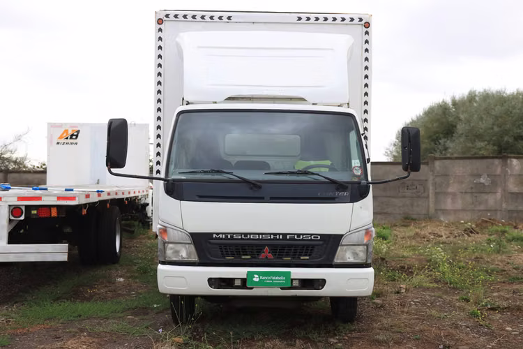 CAMION MITSUBISHI CANTER FUSO 7.5 5000KG AÑO 2013 CERRADO