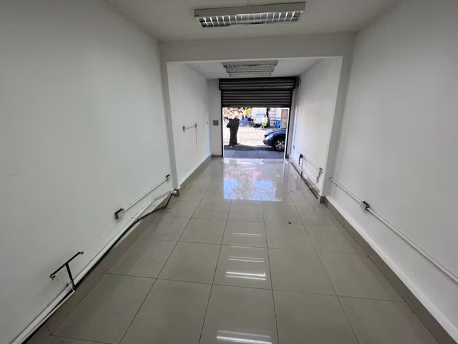 Local comercial de 27 m2, 1 cuadra del mercado - Imagen 3