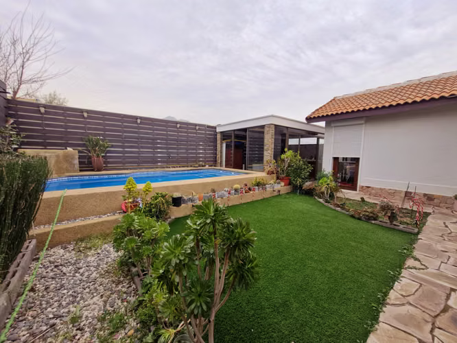 Hermosa propiedad en Hacienda el Peñon Las Vizcachas un piso aislada