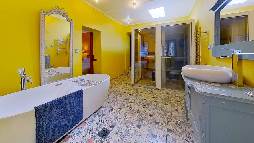 VENTA Casona Patrimonial. 5D, 4B, 5.000 mts2 terreno.