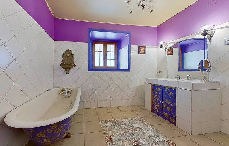 VENTA Casona Patrimonial. 5D, 4B, 5.000 mts2 terreno.