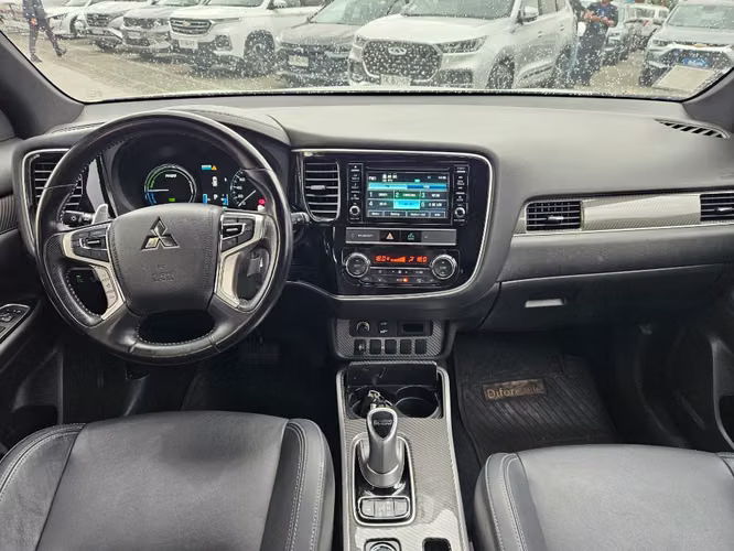 Mitsubishi Outlander  2.0 PHEV HYBRID 4X4 AT 5P 2020