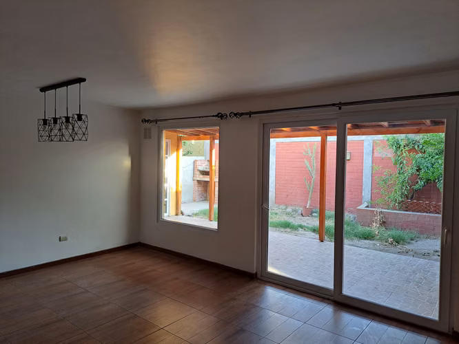 Hermosa y segura casa en condominio Pudahuel