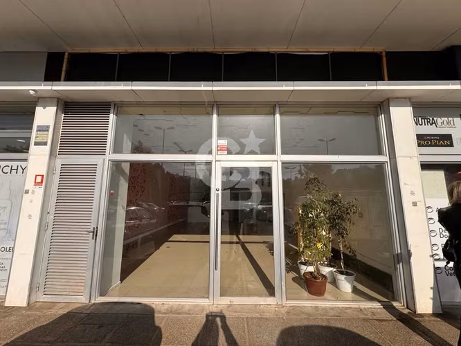 Arriendo local en Strip Center Atrio Reñaca, 60 UF+IVA