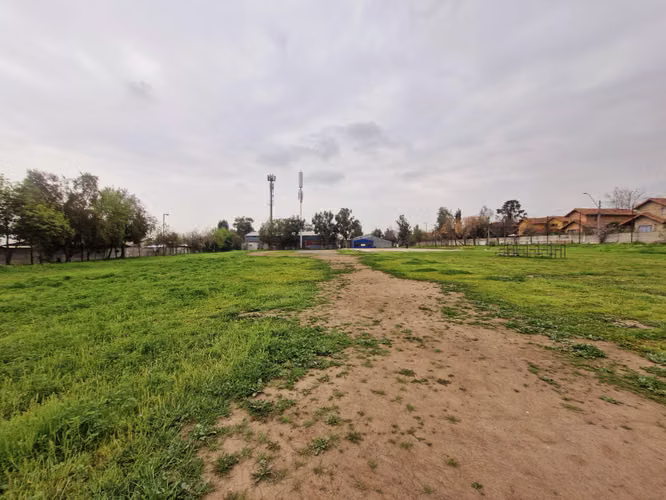Gran Terreno 8.864 M2 con gimnacio en funcionamiento gran plusvalia