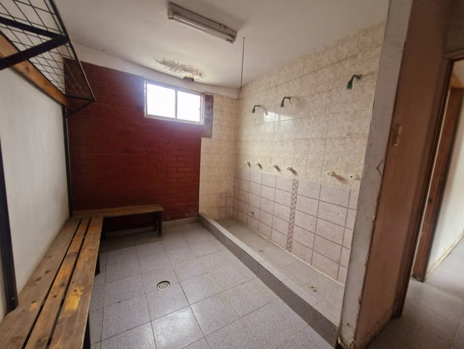 Gran Terreno 8.864 M2 con gimnacio en funcionamiento gran plusvalia