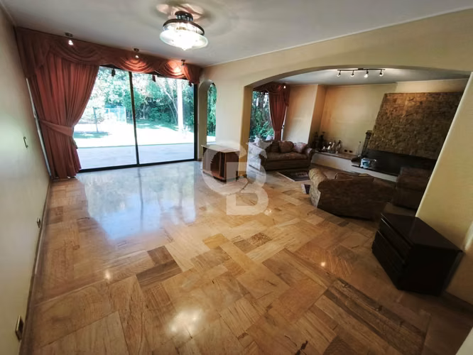 Lujosa Residencia-Ubicación Privilegiada y Confort