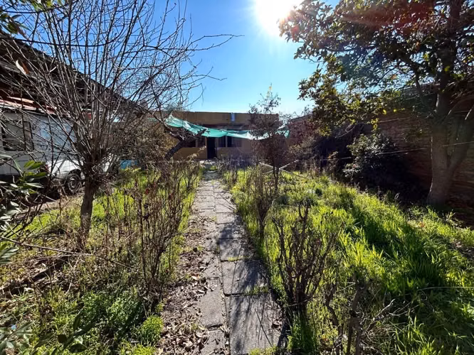 Venta Casa Como Terreno Para Inmobiliaria, En  Zona C .