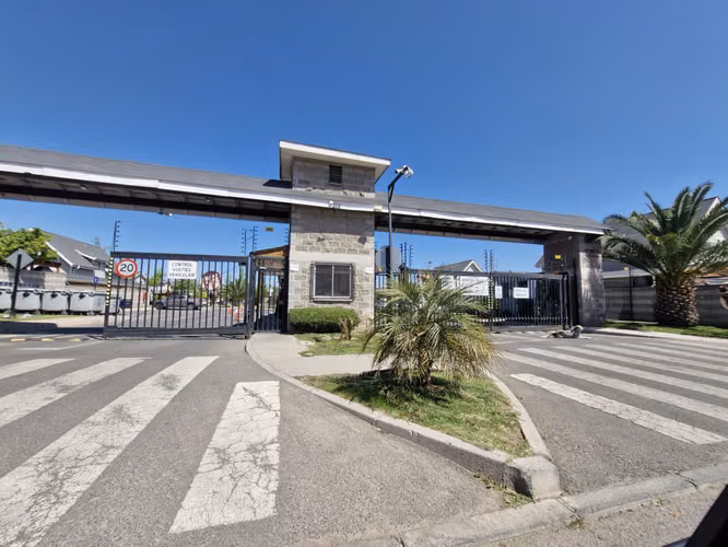 Acogedora casa Llegar Y Habitar Juan De Dios Malebran Condominio, residencial