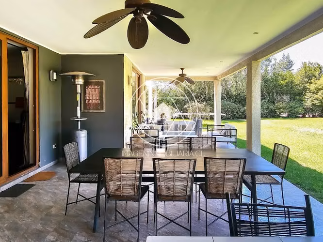 VENTA Moderna Casa en Las Brisas de Chicureo. 5D,5B. Oportunidad!!