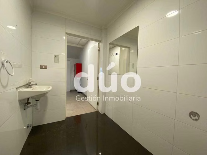 Oportunidad única: Local 237 m² Av. Alemania (148249)