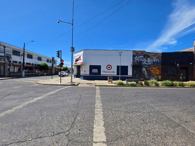 Vende Local comercial esquina Plaza de Armas Nueva Imperial