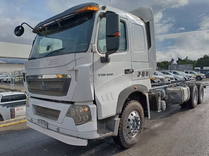 Sinotruck  Chasis Cabinado