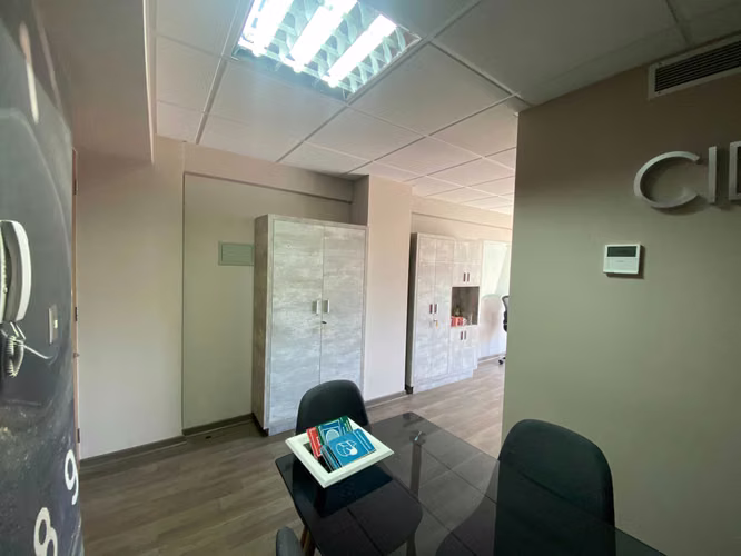 Espacio Luminoso Ideal para Tu Empresa (148330) - Imagen 14