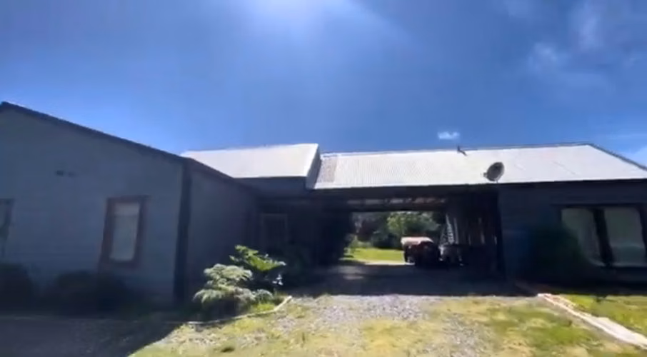 Casa de 4 Dorm, 3 baños con acceso a río.