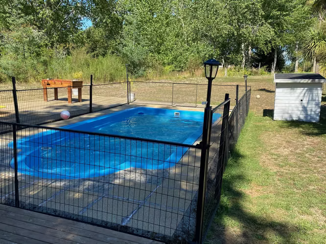 Parcela de 5030m2 con dos casas y piscina en Condominio Los Robles de Cayumapu , Valdivia