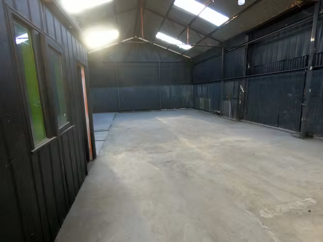 Arriendo Bodega con oficina en zona central Valdivia